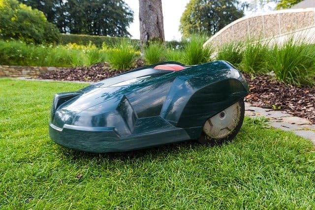 Mow grass the easy way - a robot